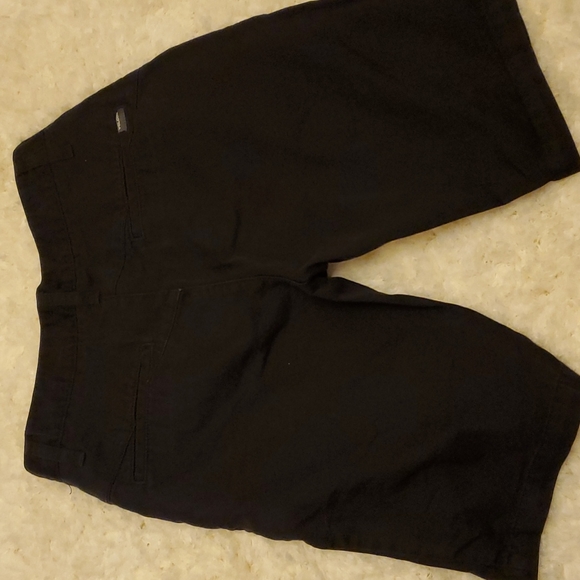 Men's black volcom shorts - Picture 3 of 4